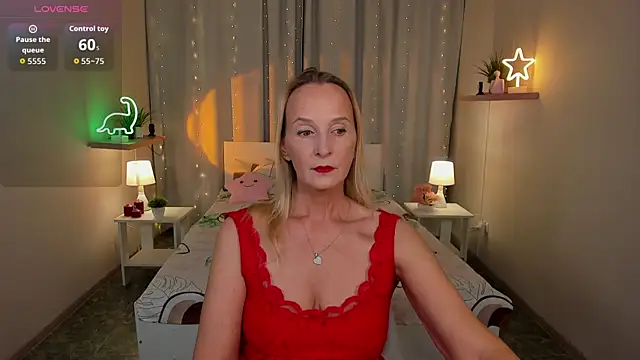 Snapshot of ScarlettPalmer chatting on 10.31.25 ScarlettPalmer online show from 10.31.25