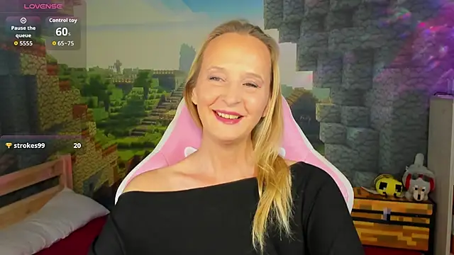 Snapshot of ScarlettPalmer chatting on 12.03.25 ScarlettPalmer online show from 12.03.25