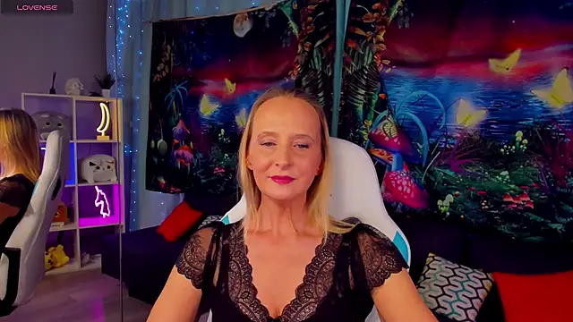 Snapshot of ScarlettPalmer chatting on 12.17.25 ScarlettPalmer online show from 12.17.25