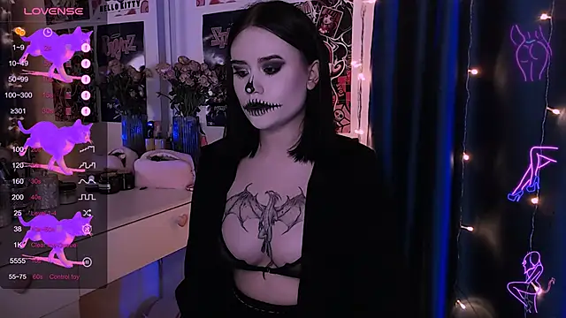 Snapshot of Meow_Marie chatting on 10.30.25 Meow Marie online show from 10.30.25