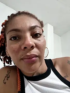 leona sumiza online show from 10.28.25