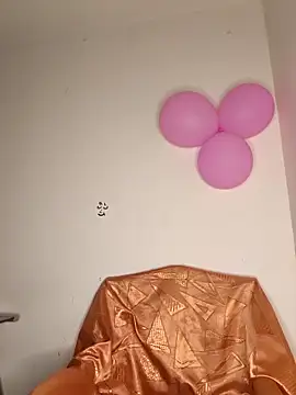 leona sumiza online show from 11.22.25