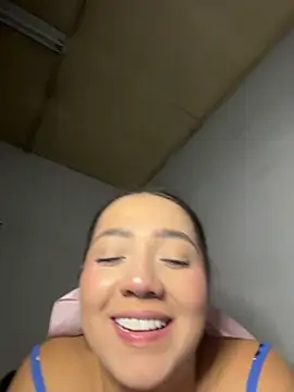 Snapshot of Hannahpradaa_ chatting on 12.17.25 Hannahpradaa online show from 12.17.25