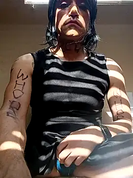 Snapshot of ArtesianSunset53 chatting on 11.03.25 ArtesianSunset53 online show from 11.03.25