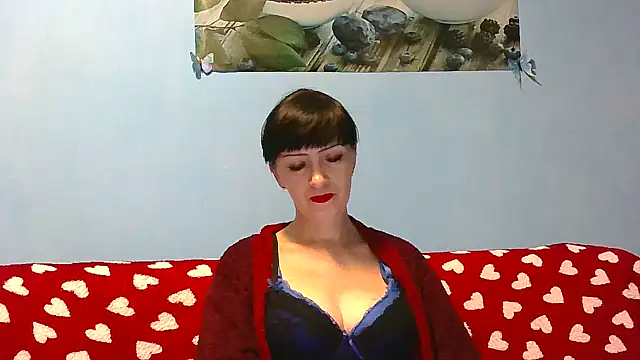 IffetLove42 online show from 11.18.25