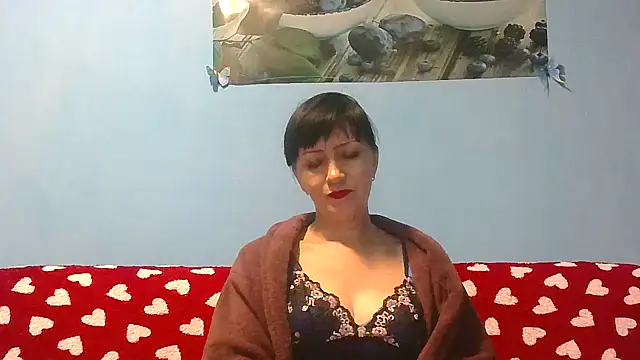 IffetLove42 online show from 02.18.26