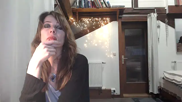 MissDyannis online show from 04.07.26