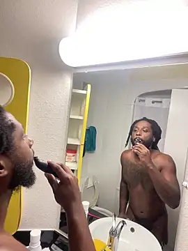 Snapshot of TheRealKnottiHead chatting on 11.23.25 TheRealKnottiHead online show from 11.23.25