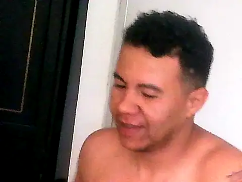 Snapshot of Fire_latino chatting on 10.28.25 Fire latino online show from 10.28.25