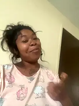 Snapshot of diimplezduhh chatting on 10.27.25 diimplezduhh online show from 10.27.25