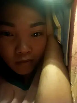 Snapshot of Lovebaby-love chatting on 11.18.25 Lovebaby-love online show from 11.18.25