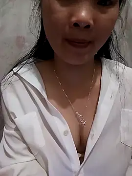 Snapshot of Lovebaby-love chatting on 04.15.26 Lovebaby-love online show from 04.15.26