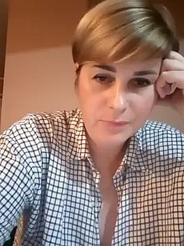 Snapshot of Tatimila chatting on 10.29.25 Tatimila online show from 10.29.25