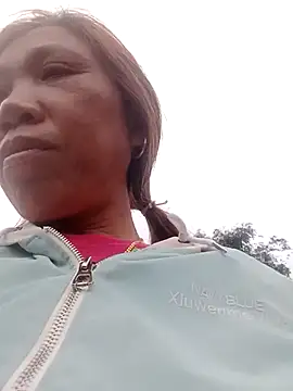 Snapshot of bella-la chatting on 02.22.26 bella-la online show from 02.22.26