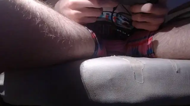 Snapshot of larrymonstercock chatting on 04.15.26 larrymonstercock online show from 04.15.26