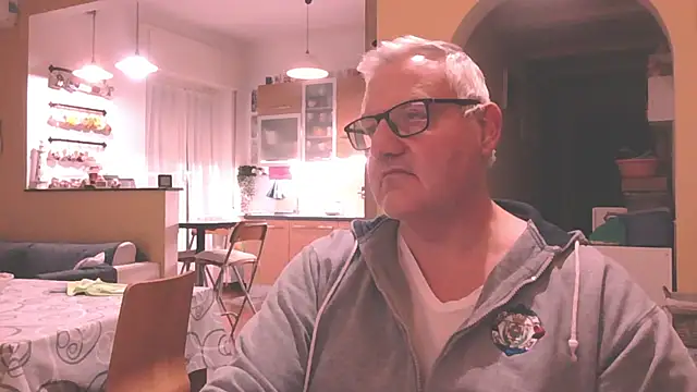 Snapshot of Diegoriv71 chatting on 04.03.26 Diegoriv71 online show from 04.03.26