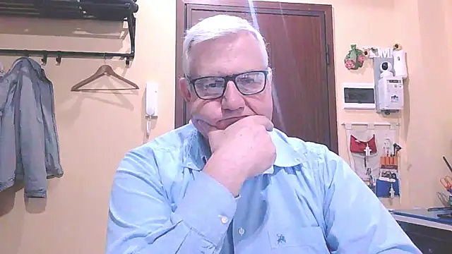 Snapshot of Diegoriv71 chatting on 04.10.26 Diegoriv71 online show from 04.10.26