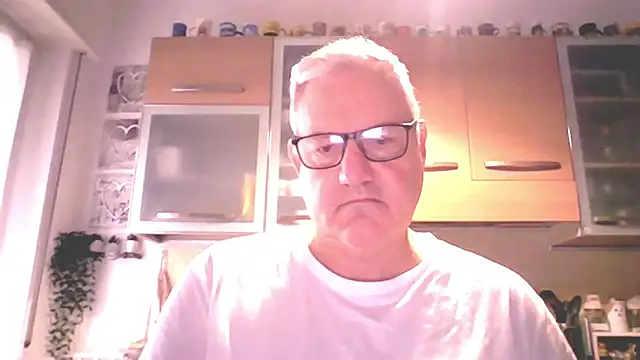 Snapshot of Diegoriv71 chatting on 04.12.26 Diegoriv71 online show from 04.12.26