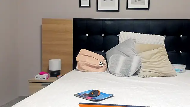 Snapshot of valeryablack chatting on 11.28.25 valeryablack online show from 11.28.25