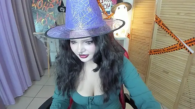 babyyullii online show from 10.28.25