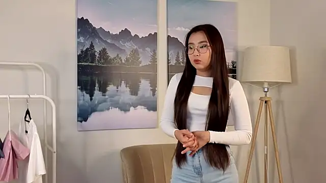 Snapshot of PhillisStocco chatting on 10.29.25 PhillisStocco online show from 10.29.25