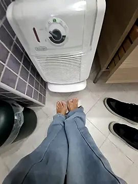 Piediniecollant online show from 11.04.25