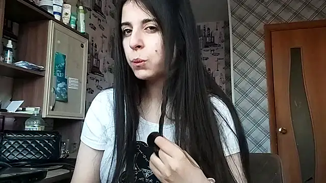 Snapshot of Lina_rix chatting on 12.05.25 Lina rix online show from 12.05.25