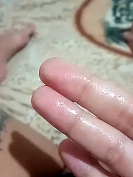 Snapshot of tutti2pbuzz chatting on 10.31.25 tutti2pbuzz online show from 10.31.25