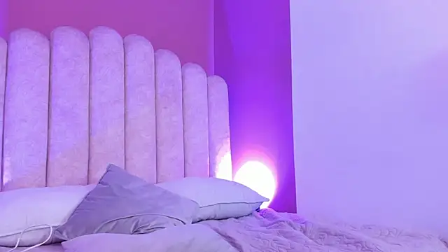 Snapshot of mia_jagger chatting on 02.12.26 mia jagger online show from 02.12.26