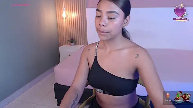 SoffiaDams2 online show from 11.25.25