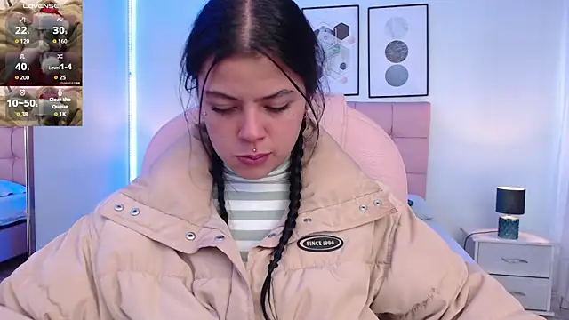 KikiVelvet online show from 11.28.25