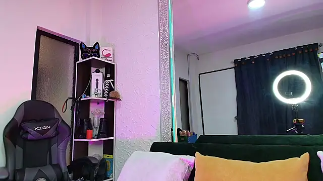 Snapshot of Natasha_Amber chatting on 12.01.25 Natasha Amber online show from 12.01.25