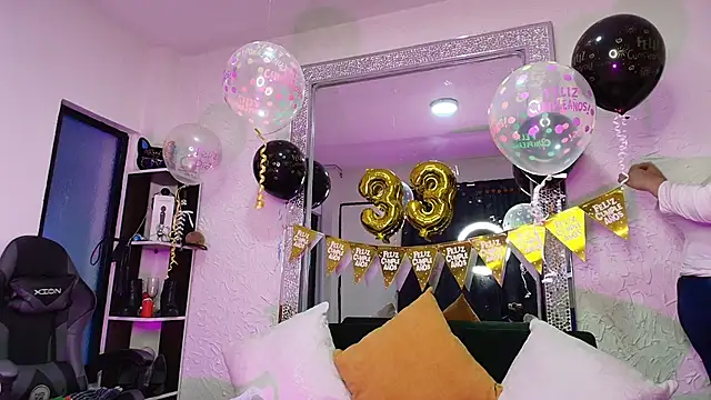 Snapshot of Natasha_Amber chatting on 12.04.25 Natasha Amber online show from 12.04.25