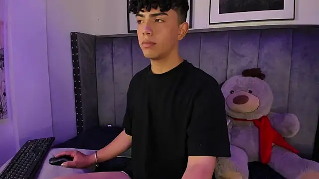 Snapshot of Niick_Twiink chatting on 11.04.25 Niick Twiink online show from 11.04.25