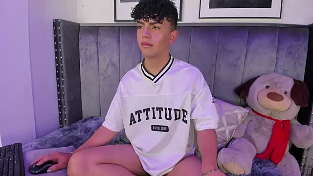 Snapshot of Niick_Twiink chatting on 11.17.25 Niick Twiink online show from 11.17.25