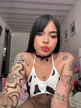 VioletEvanzz online show from 11.27.25