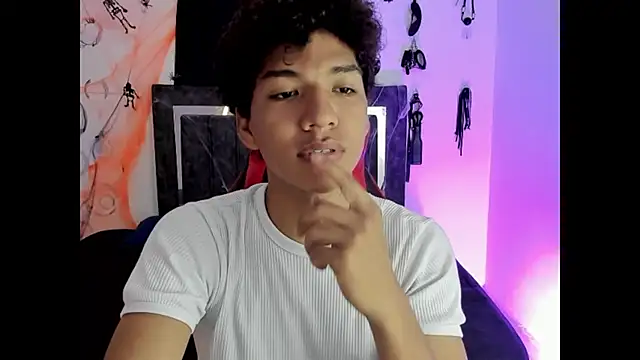 Snapshot of Maximiliano_Khalil chatting on 11.06.25 Maximiliano Khalil online show from 11.06.25