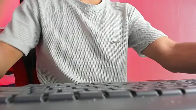 Snapshot of Maximiliano_Khalil chatting on 11.23.25 Maximiliano Khalil online show from 11.23.25