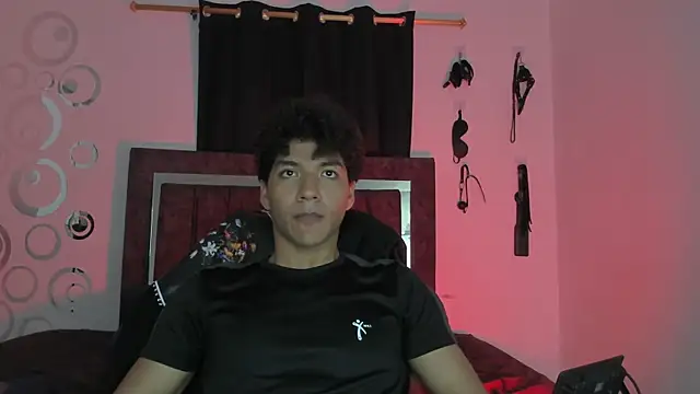 Snapshot of Maximiliano_Khalil chatting on 12.02.25 Maximiliano Khalil online show from 12.02.25