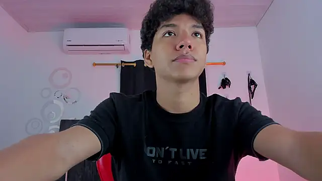 Snapshot of Maximiliano_Khalil chatting on 12.03.25 Maximiliano Khalil online show from 12.03.25