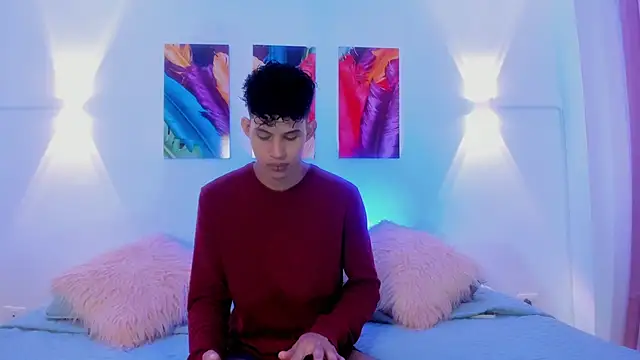 Snapshot of KamiSuarez chatting on 11.28.25 KamiSuarez online show from 11.28.25