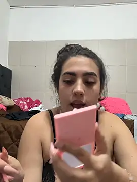 Snapshot of Pauli_Anhell chatting on 11.05.25 Pauli Anhell online show from 11.05.25