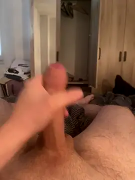 Snapshot of Secret954 chatting on 11.02.25 Secret954 online show from 11.02.25