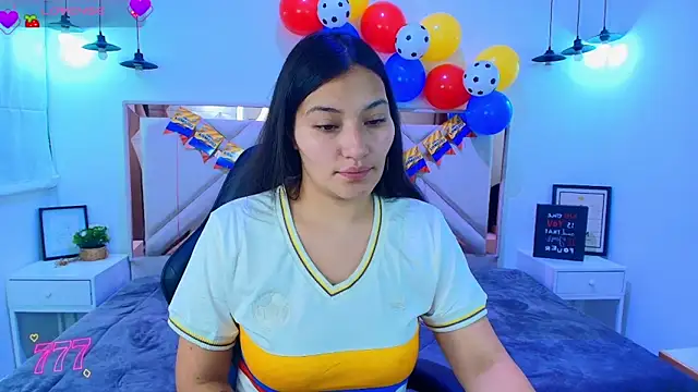 Snapshot of emmaa_garciia chatting on 06.18.26 emmaa garciia online show from 06.18.26