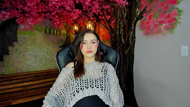 Snapshot of DakotaRussell_ chatting on 11.29.25 DakotaRussell online show from 11.29.25