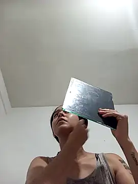 Coralpetite online show from 11.10.25