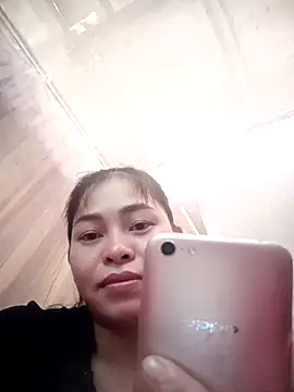 Snapshot of Bamboo-niee123 chatting on 10.28.25 Bamboo-niee123 online show from 10.28.25