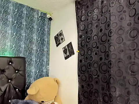 Snapshot of matewhottx18 chatting on 10.29.25 matewhottx18 online show from 10.29.25