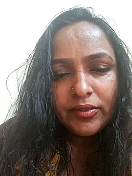 Snapshot of milkyycowww chatting on 10.29.25 milkyycowww online show from 10.29.25