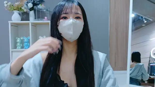 Snapshot of Mimi-Dreammood chatting on 11.26.25 Mimi-Dreammood online show from 11.26.25